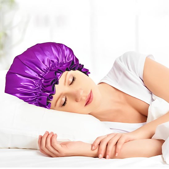 Bonnet en satin 