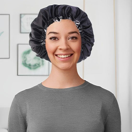Bonnet en satin 